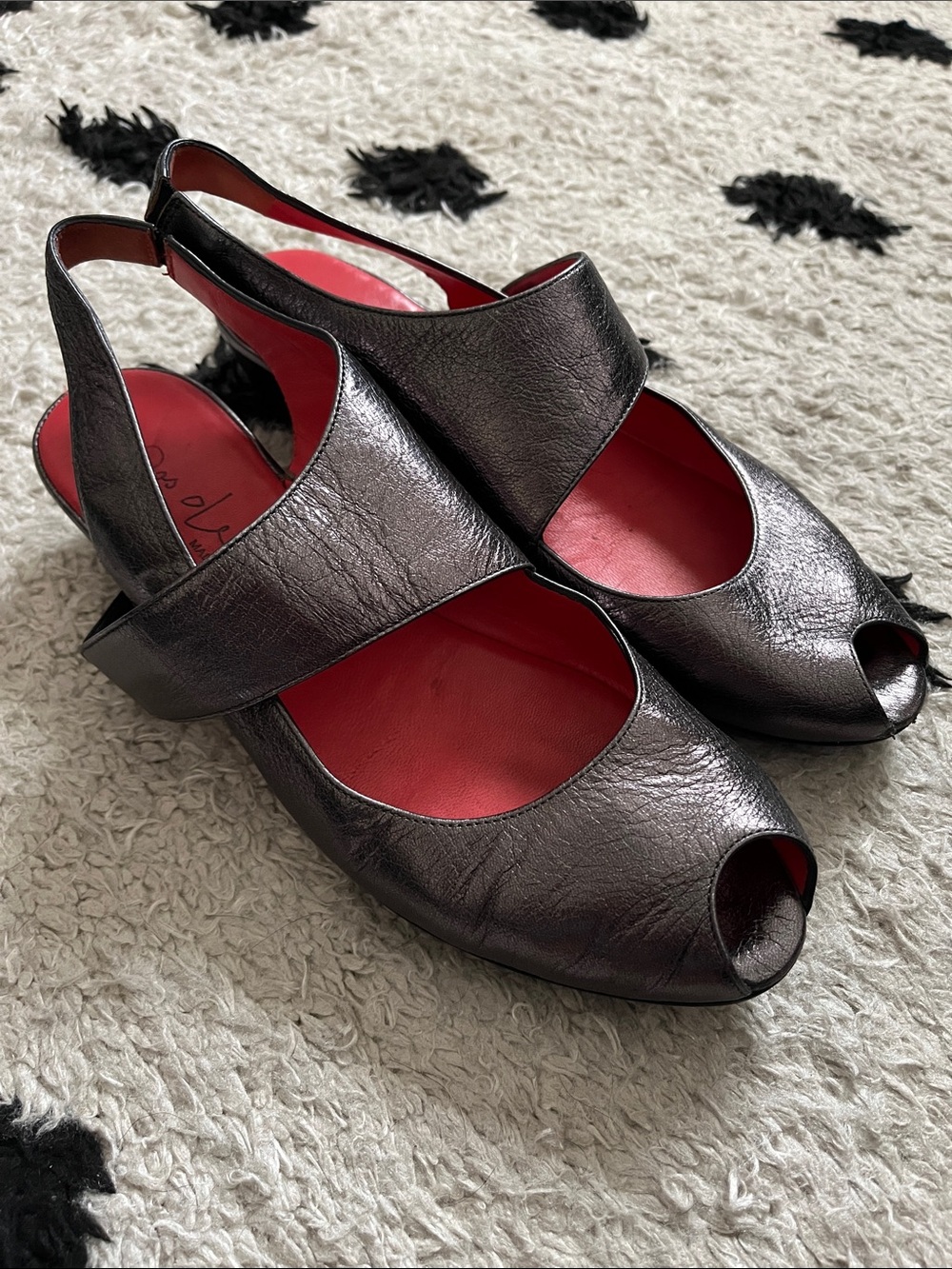 Pas De Rouge size 40 italy Metallic Open-Toe Slingback Flats with Red Insole